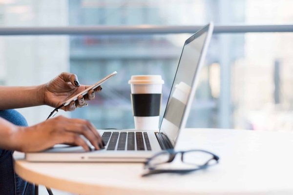 Comment mesurer le ROI de vos campagnes SEA efficacement ?